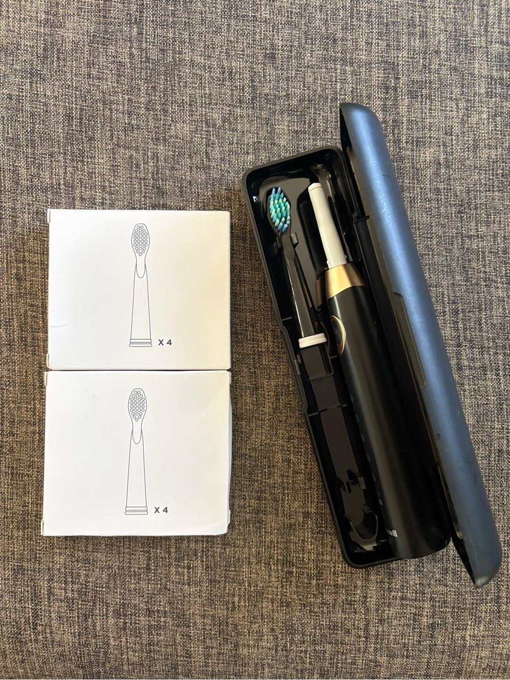 Electric Toothbrush with Travel Case and Replacement Heads - Black & Gold